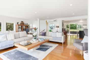 27 Wellington Street, Russell