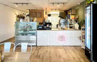 Thriving Cafe In Prime Position