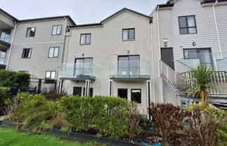 4/8 Kerrs Road, Manukau