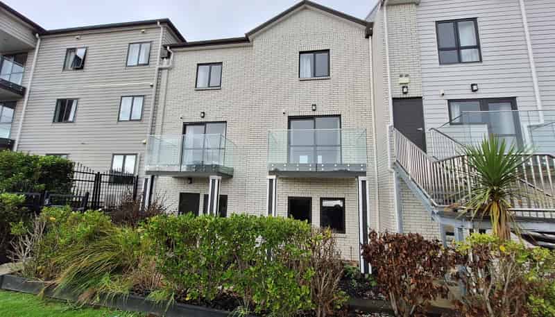 4/8 Kerrs Road, Manukau