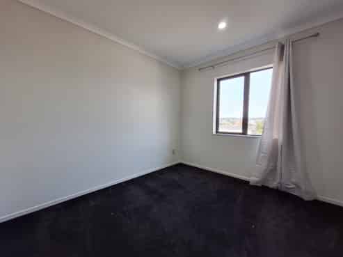 4/8 Kerrs Road, Manukau