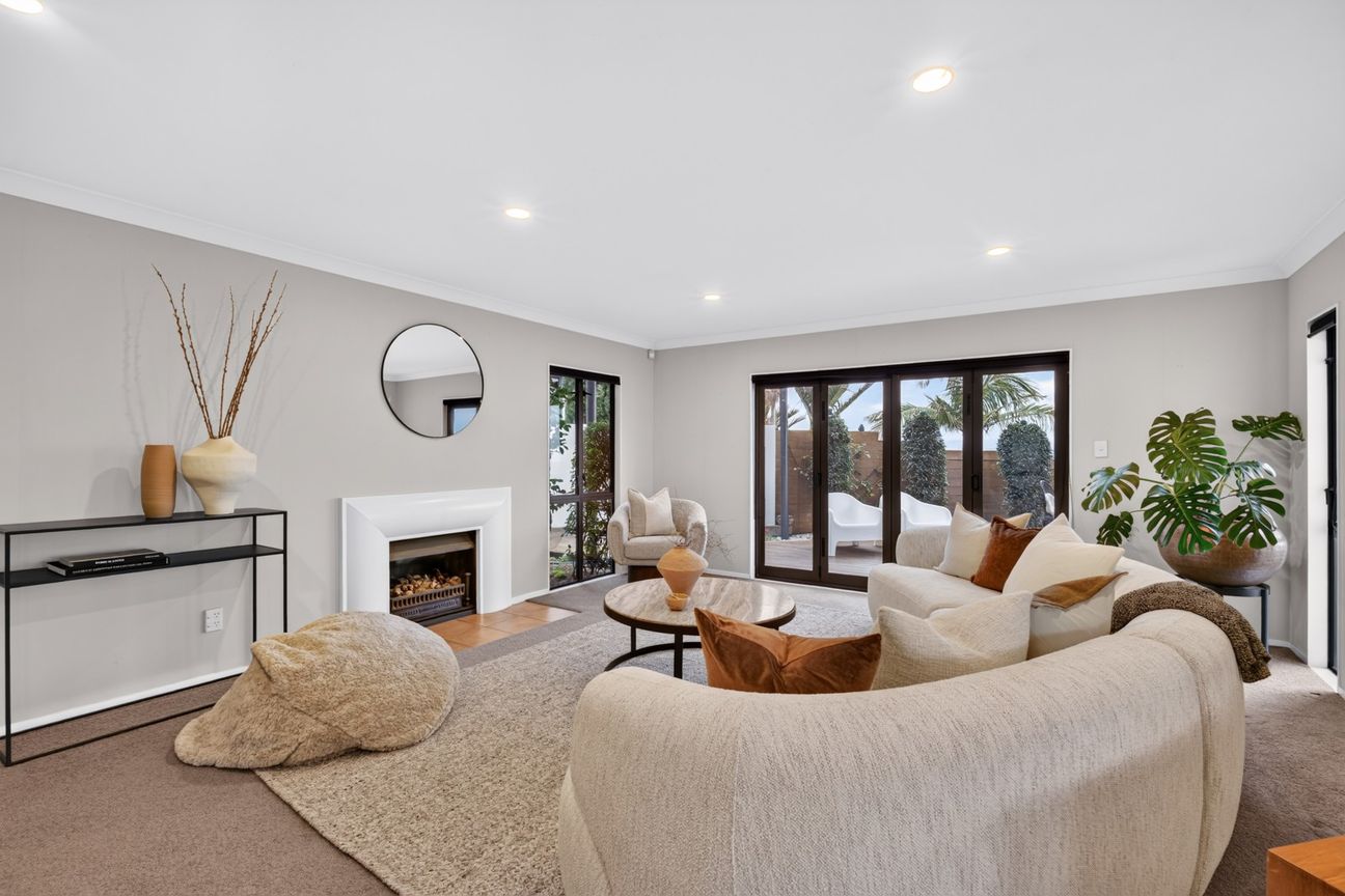 A Lifestyle You'll Never Want to Leave - Vista 6