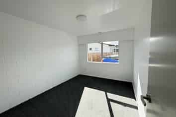 1/317 Western Hills Drive, Avenues