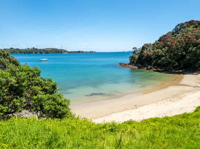 9 Empire Avenue, Oneroa