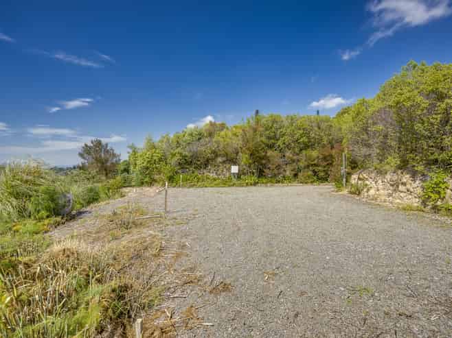 64a Nilgiri Road, Poraiti