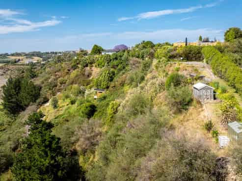 64a Nilgiri Road, Poraiti