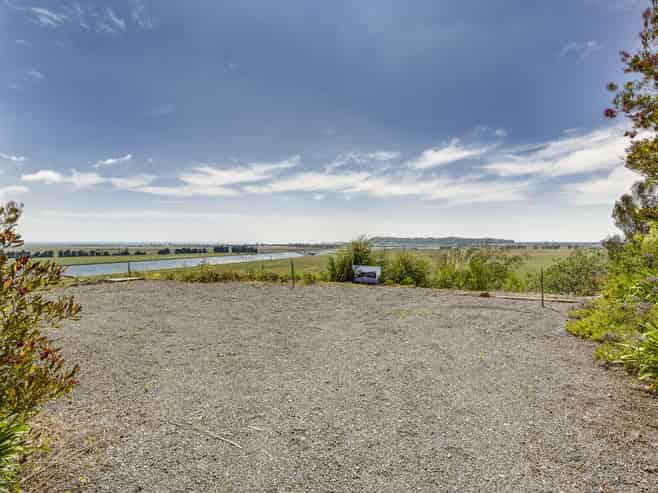 64a Nilgiri Road, Poraiti