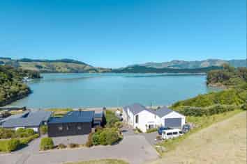 17 Te Wharau Lane, Charteris Bay