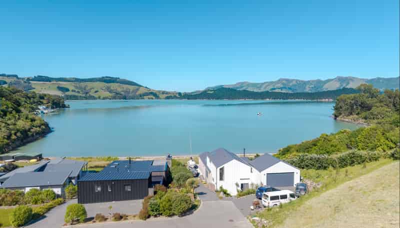 17 Te Wharau Lane, Charteris Bay