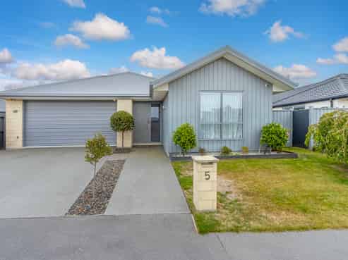 5 Davaar Crescent, Broomfield