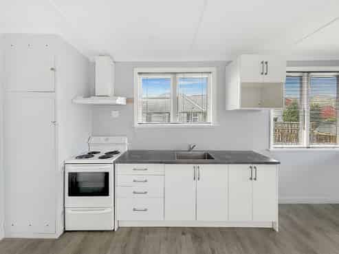 11 McBain Grove, Avalon