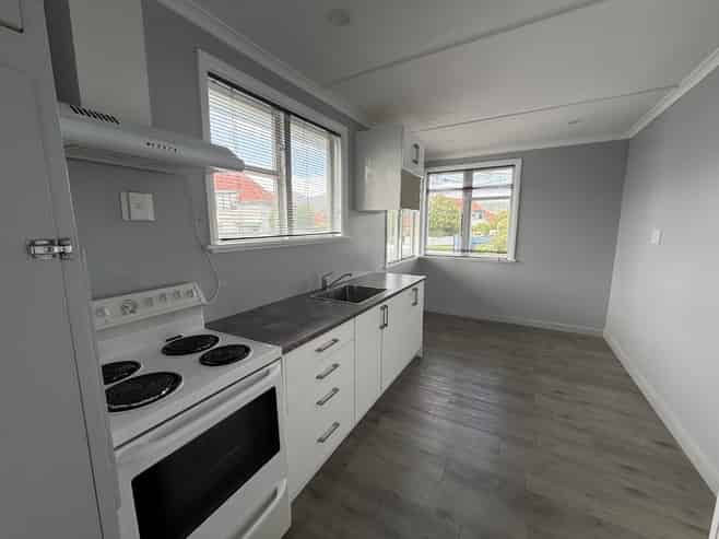 11 McBain Grove, Avalon