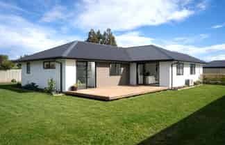 17 Merino Crescent, Amberley