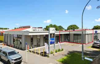 Stand out on Te Aroha Street