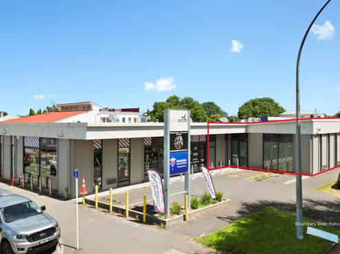 Stand out on Te Aroha Street