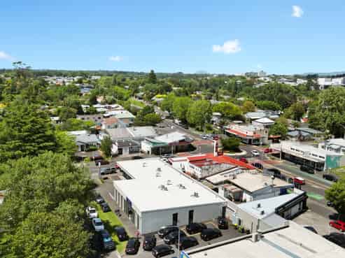 Stand out on Te Aroha Street