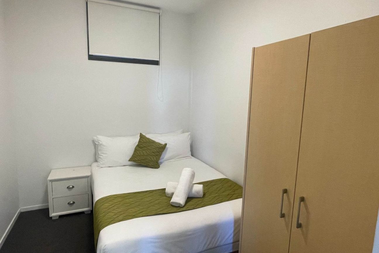 Furnished 2 Bedroom Apartment with Secure Carpark - Ansicht 5