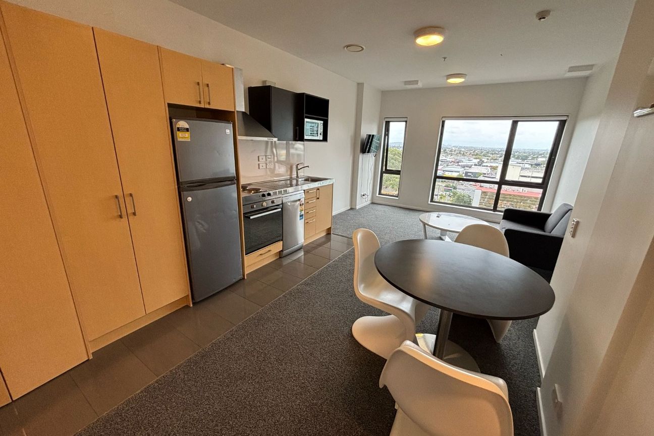 Furnished 2 Bedroom Apartment with Secure Carpark - Ansicht 3