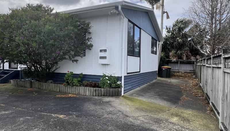 2/141 Carnoustie Drive, Wattle Downs