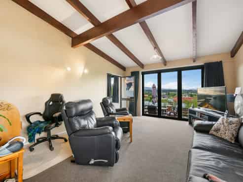 27 O'neill Crescent, Alexandra