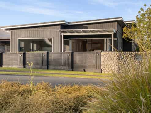 1 Fender Close, Pyes Pa