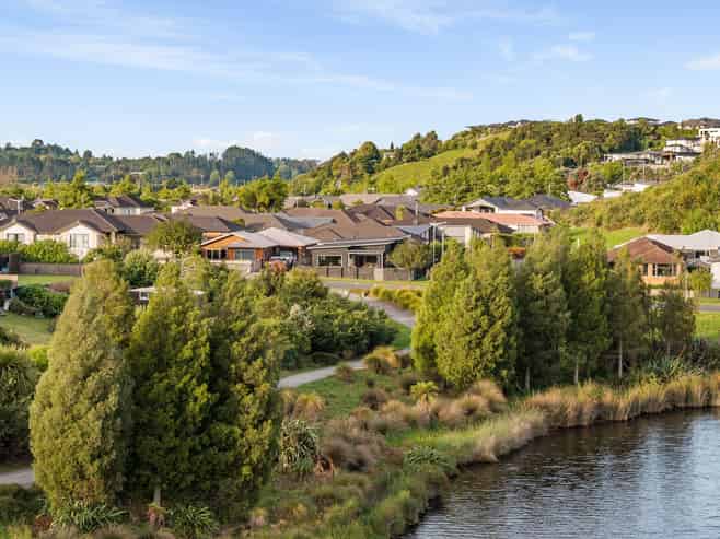 1 Fender Close, Pyes Pa