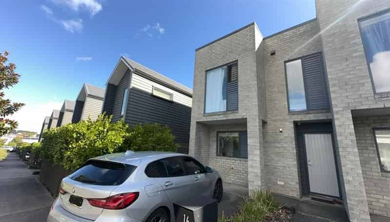 16 Flounder Road, Hobsonville