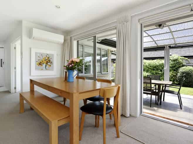 15 Wanderers Avenue, Brightwater