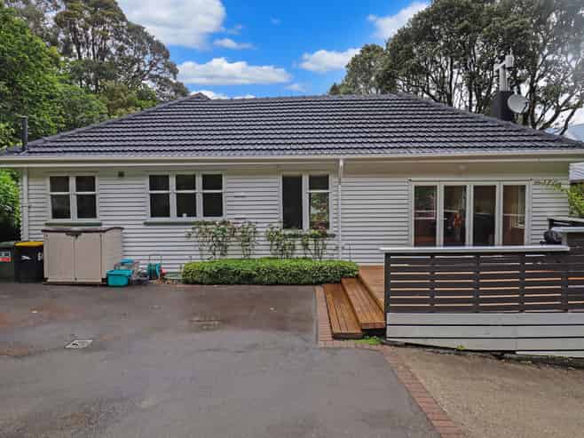 A/64 Simla Crescent, Khandallah