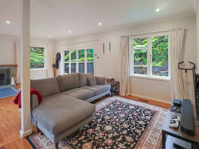 A/64 Simla Crescent, Khandallah