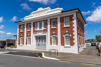 2/54 Northland Road, Northland