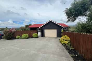 111 Constable Road, Muriwai