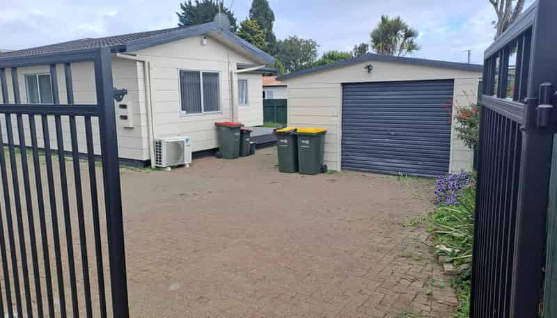 49A Beach Road, Pahurehure