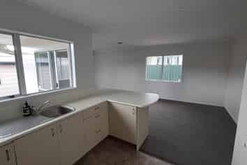 49A Beach Road, Pahurehure