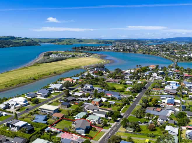 19 Taipari Avenue, Raglan