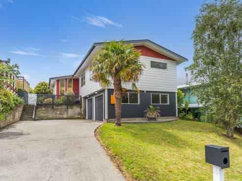 98 Riwai Street, Paraparaumu