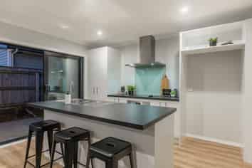 8 Koru Loop, Paraparaumu