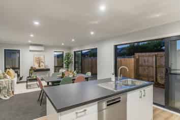 8 Koru Loop, Paraparaumu