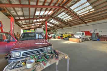 Large commercial building - Gore