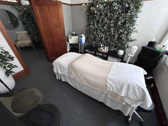 Comfortable Tennyson street unit