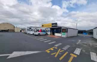 Mt Wellington Warehouse with Yard