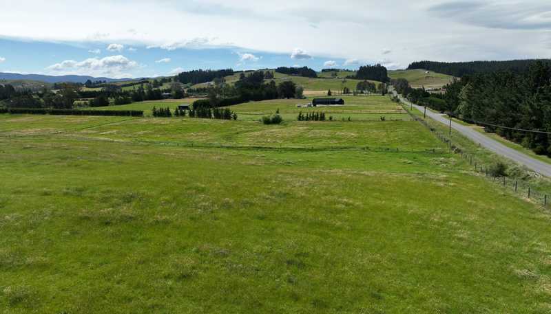 89 Davis Road, Cust