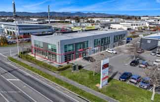 Modern Burnside office with road frontage – 107sqm