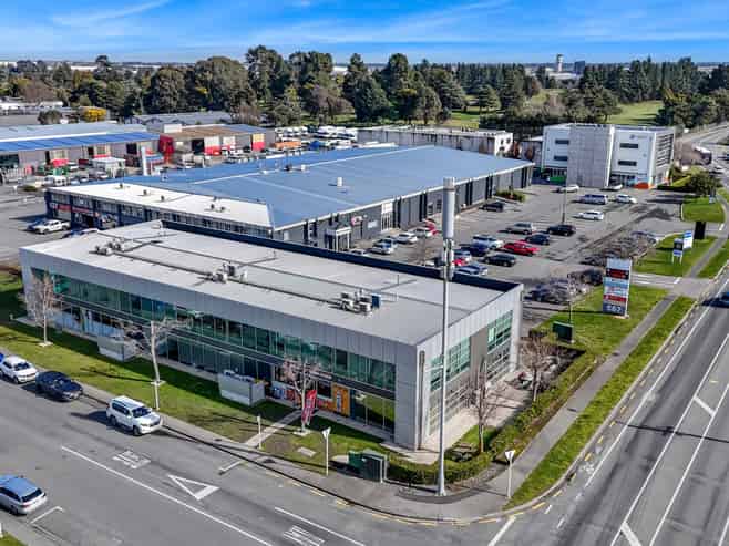 Modern Burnside office with road frontage – 107sqm