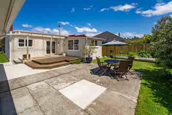 16 Collins Road, Richmond