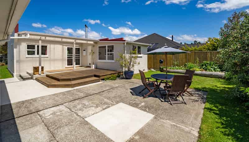 16 Collins Road, Richmond