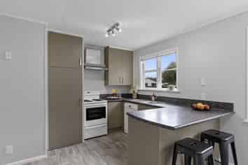 26 Lowry Crescent, Stokes Valley