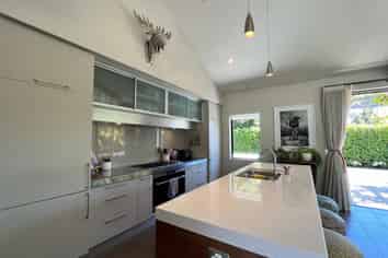 1 Buckler Court, Jacks Point