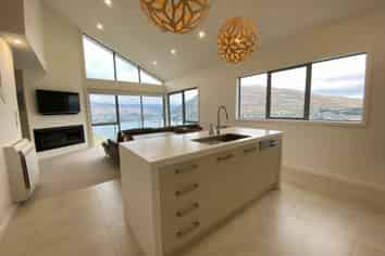 50 Middleton Road, Queenstown Hill