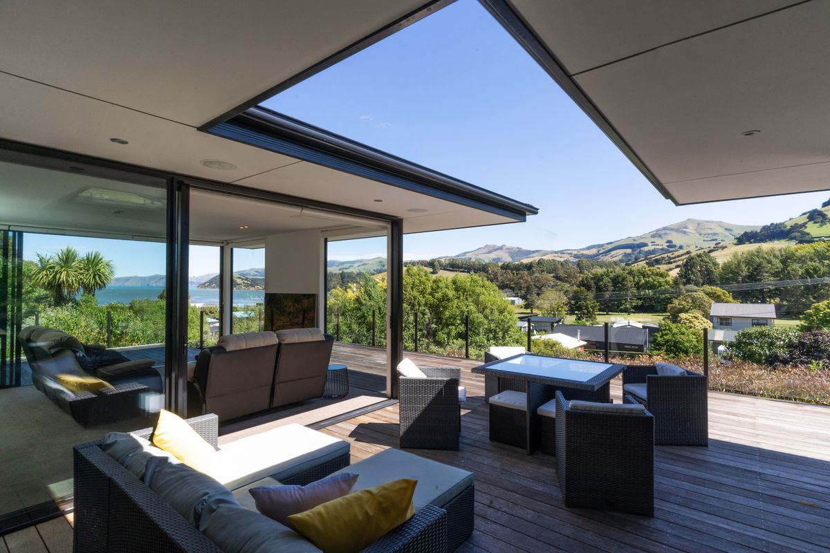 Architectural Retreat on Expansive Grounds, Duvauchelle